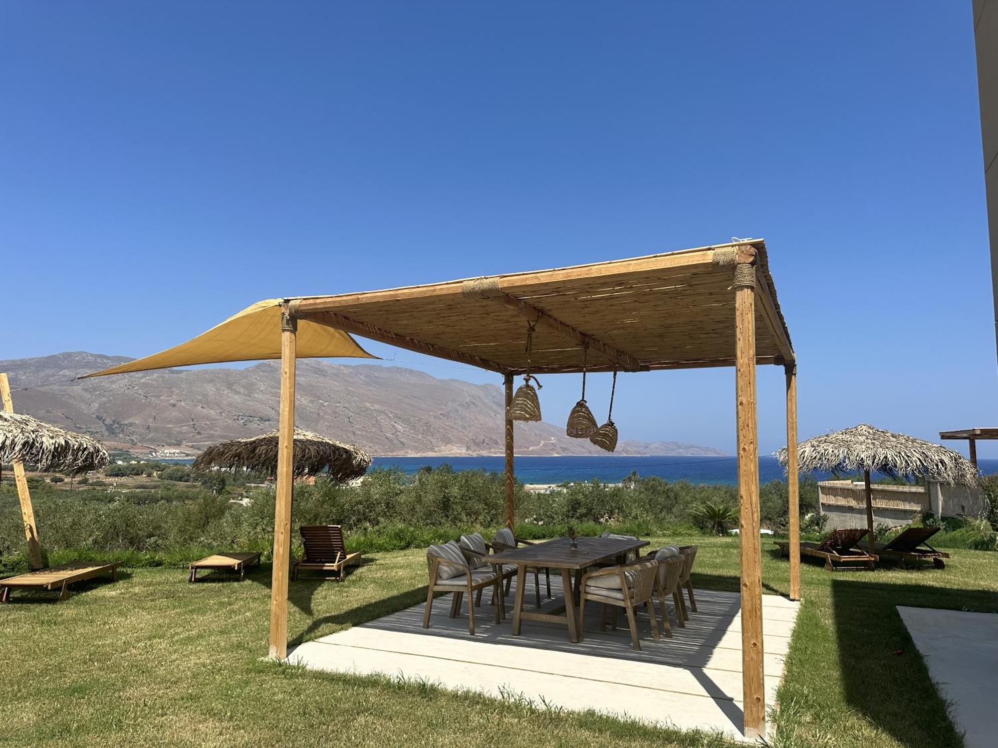Nusa Retreat - Seaview Luxury Residences * Kíssamos